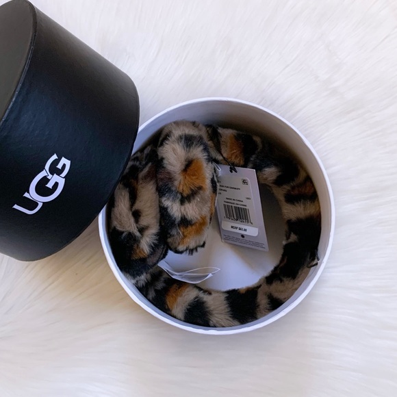 UGG Leopard Faux Fur Earmuffs - Picture 8 of 8